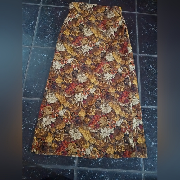 Briggs New York Autumn Floral Maxi Skirt - Picture 1 of 2